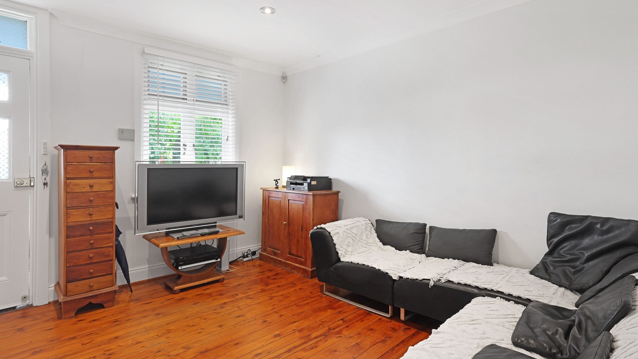 Photo of Livingroom in McMahons Point