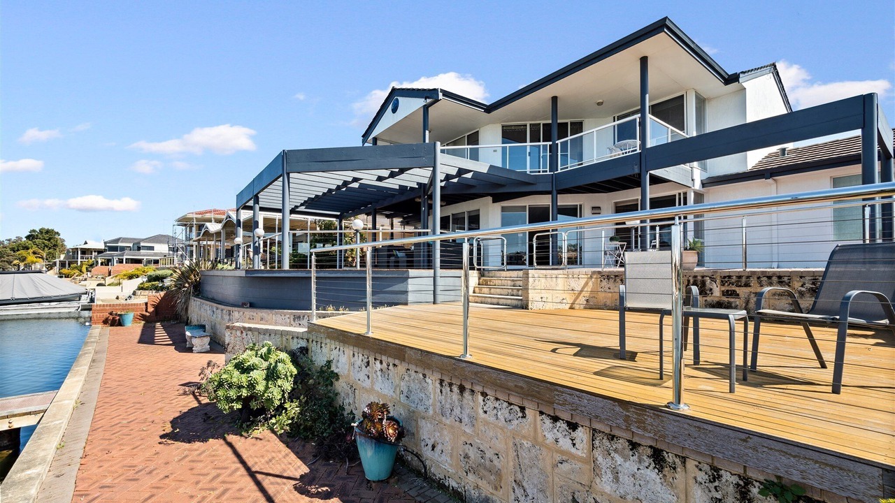 Photo of Outdoor in Halls Head