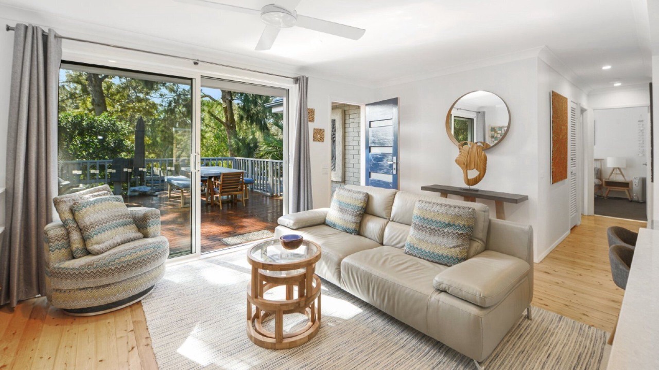 Photo of Livingroom in Macmasters Beach