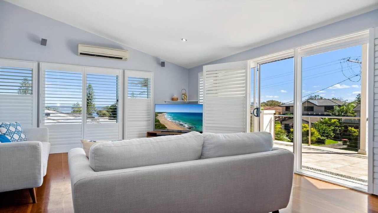 Photo of Livingroom in The Entrance North