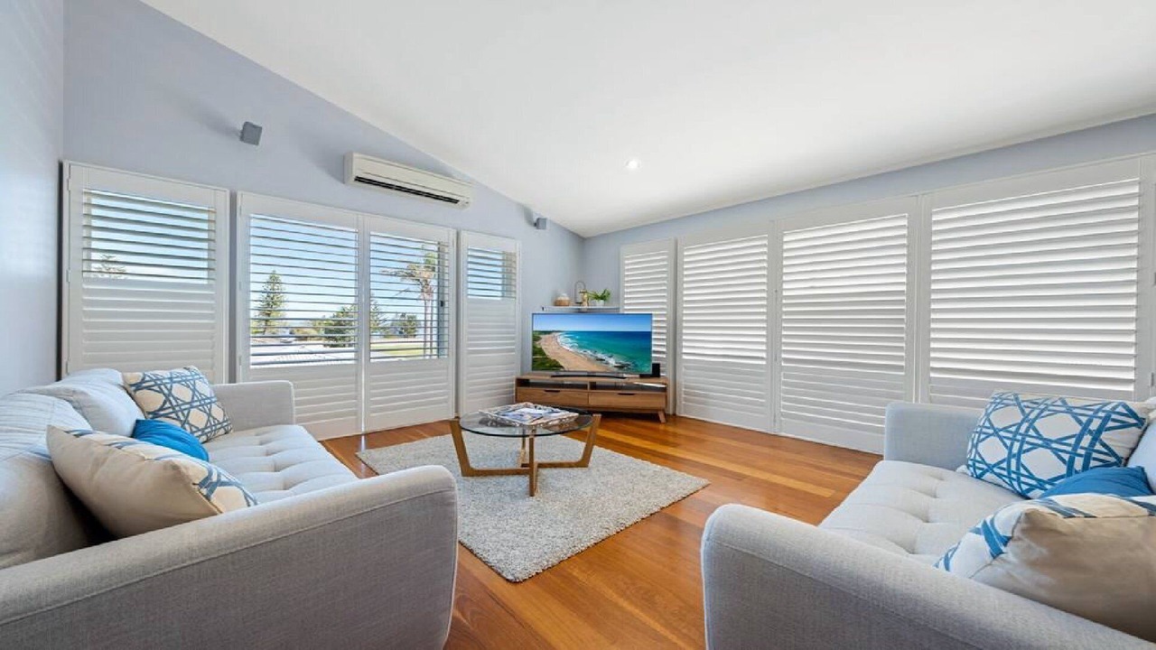 Photo of Livingroom in The Entrance North