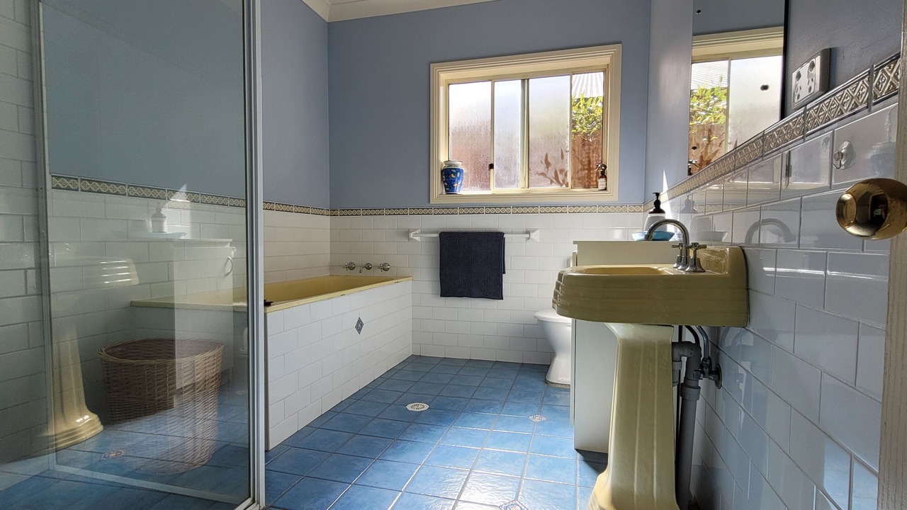 Photo of Bathroom in Cootamundra