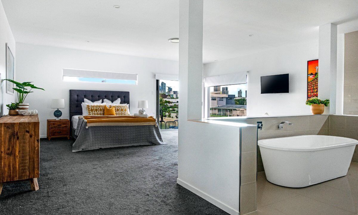 Photo of Bedroom in Broadbeach Waters