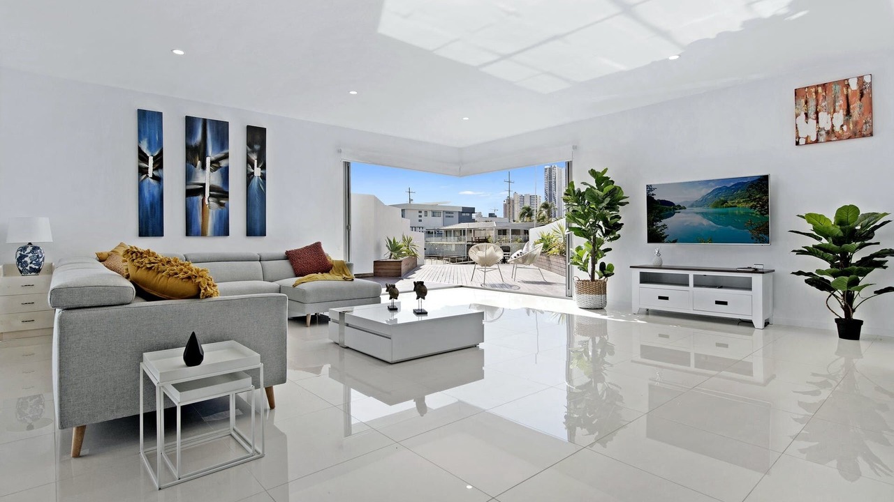 Photo of Livingroom in Broadbeach Waters