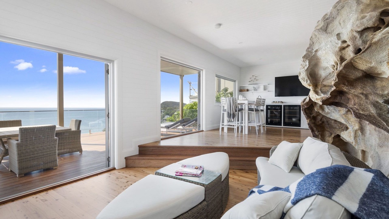 Photo of Livingroom in Whale Beach