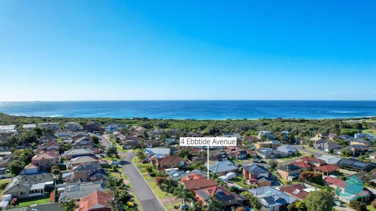 Photo of Outdoor in Caves Beach