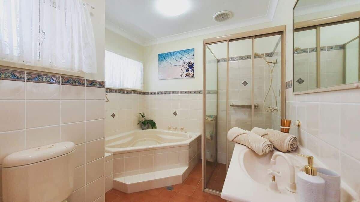 Photo of Bathroom in Narrawallee