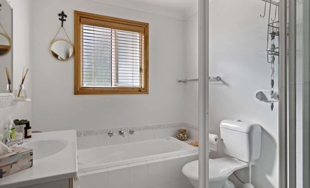 Photo of Bathroom in Narrawallee