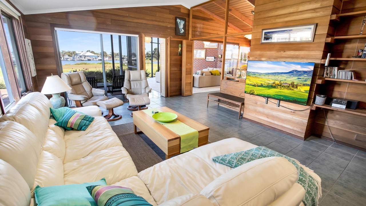 Photo of Livingroom in Paynesville