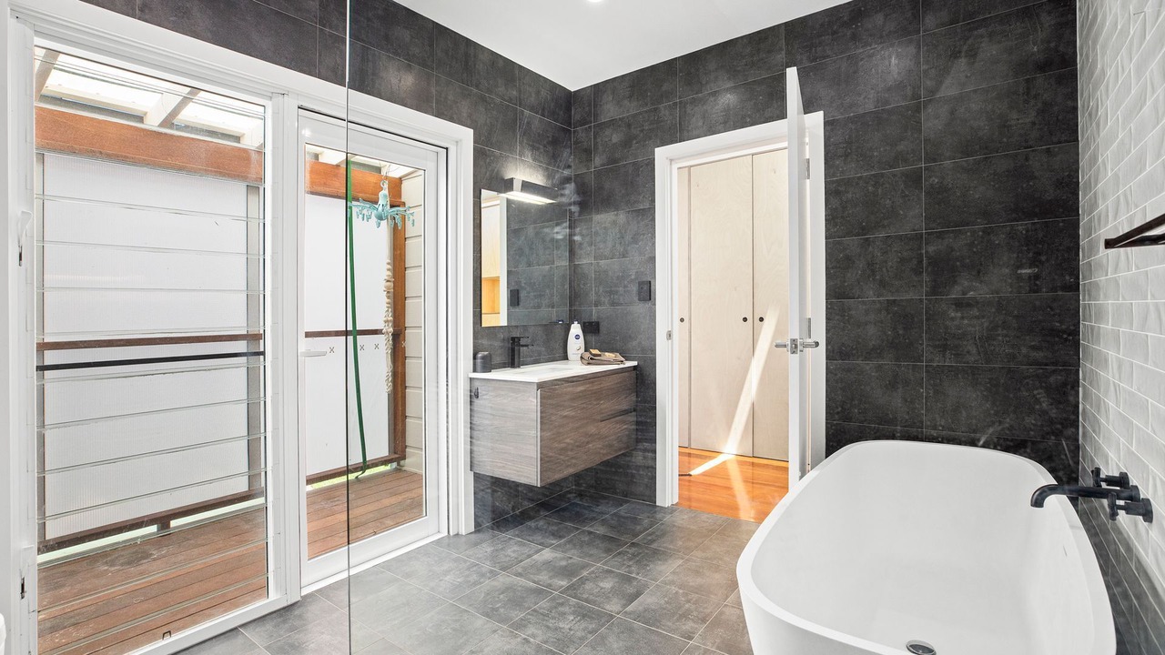 Photo of Bathroom in Scotts Head