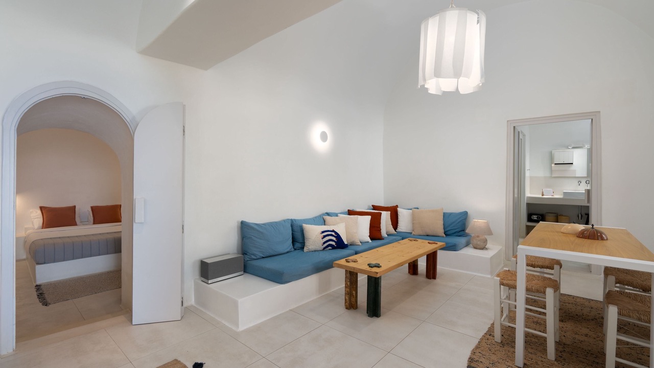 Photo of Bedroom in Oia