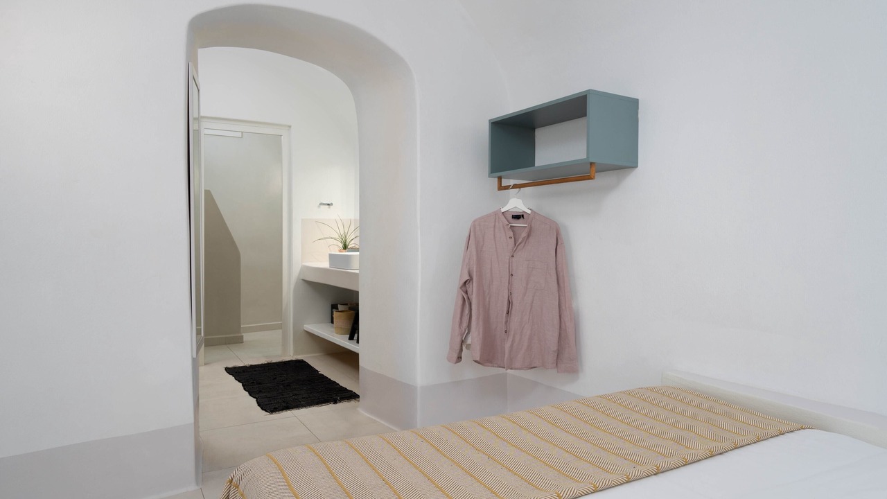 Photo of Bedroom in Oia