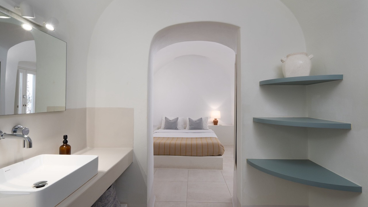 Photo of Bedroom in Oia