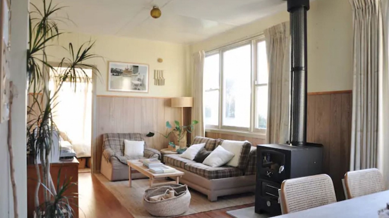 Photo of Livingroom in Skenes Creek