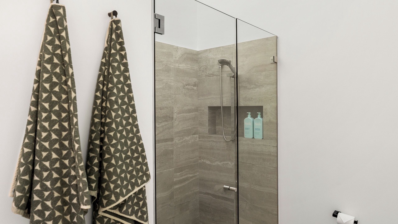 Photo of Bathroom in Maianbar