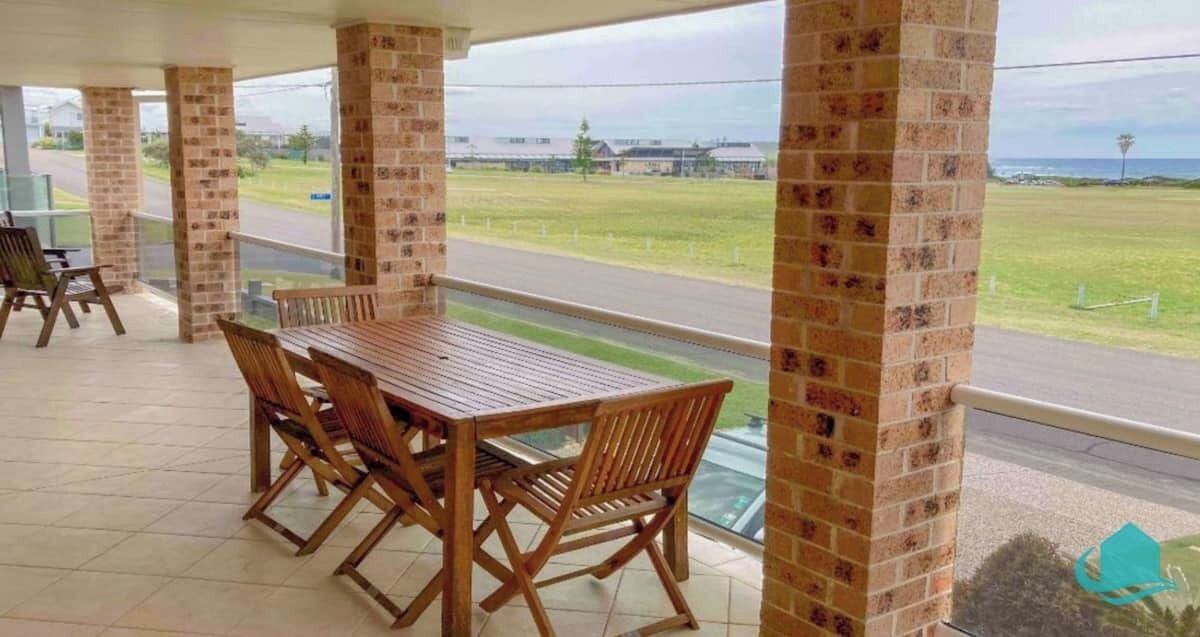 Photo of Outdoor in Caves Beach