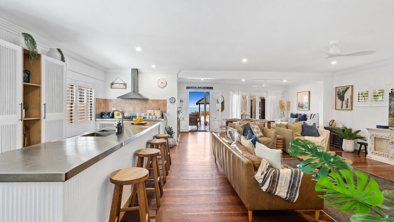 Photo of Livingroom in Holloways Beach