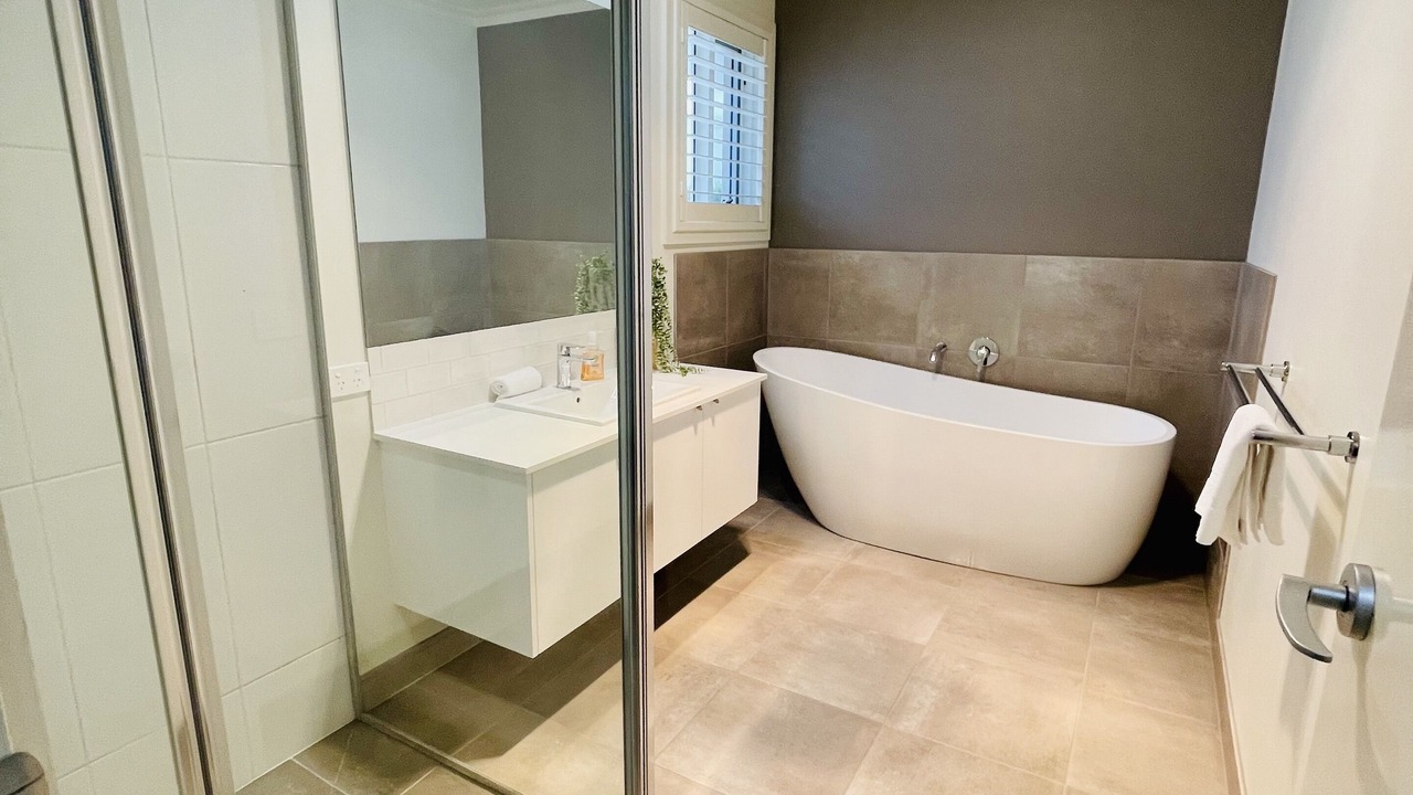 Photo of Bathroom in Gol Gol