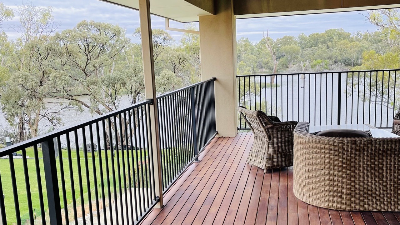 Photo of Patio Balcony in Gol Gol