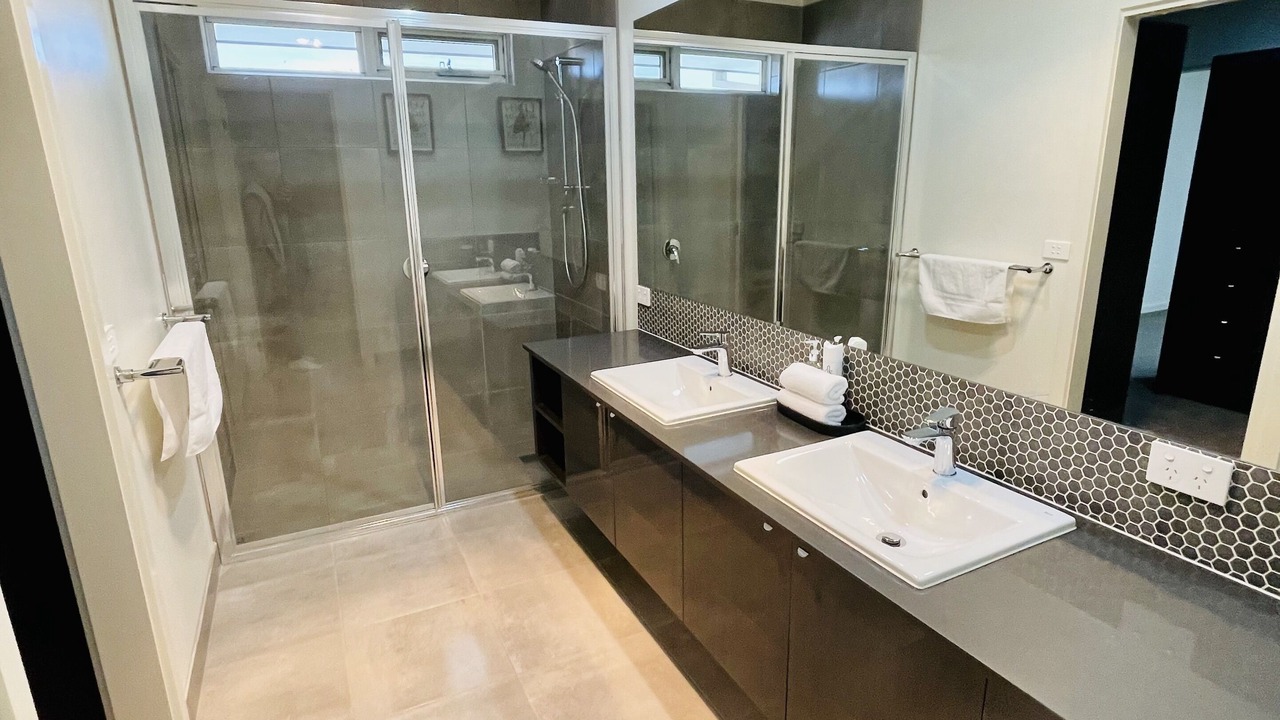 Photo of Bathroom in Gol Gol
