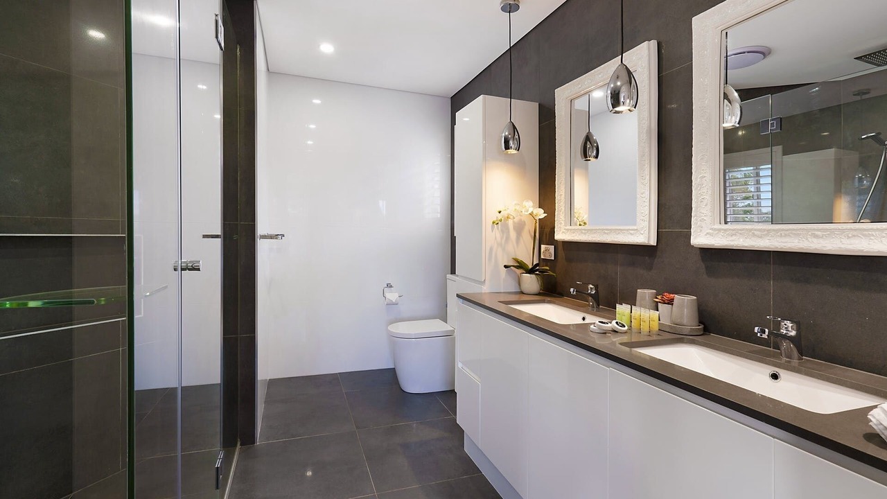 Photo of Bathroom in Broadbeach Waters