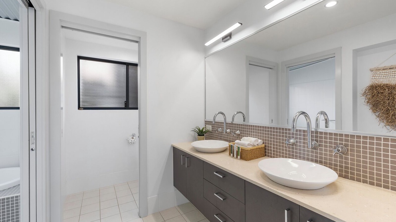 Photo of Bathroom in Korora