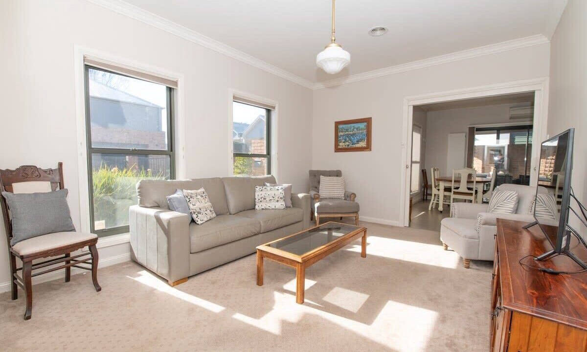 Photo of Livingroom in Orange