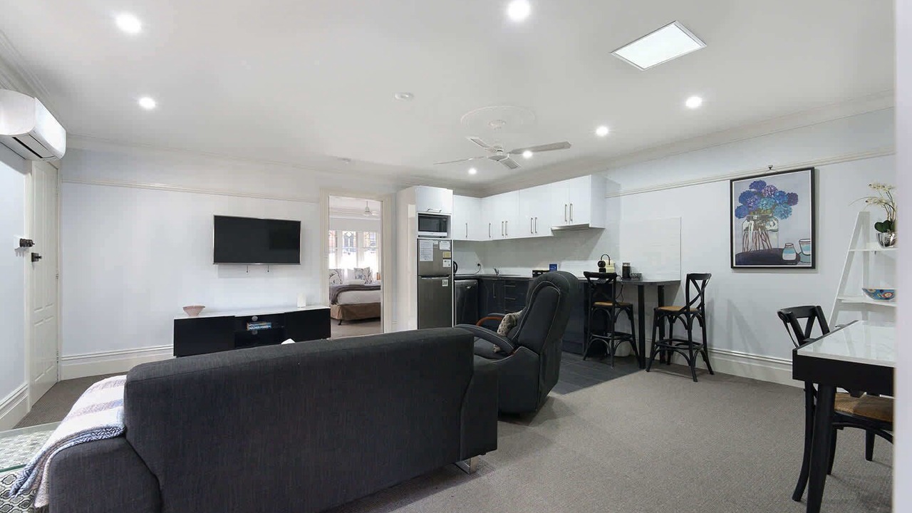 Photo of Livingroom in Orange