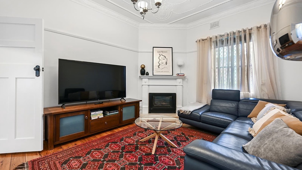 Photo of Livingroom in Orange