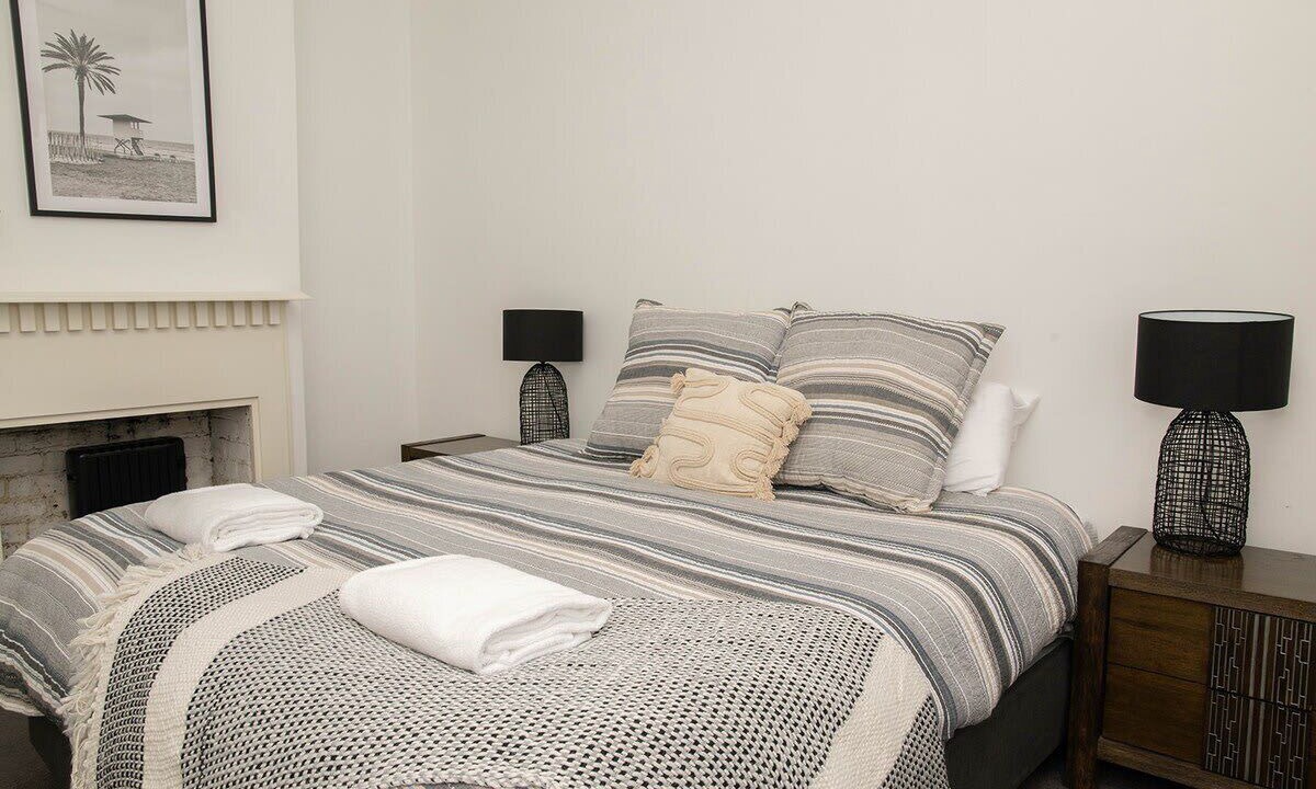 Photo of Bedroom in Orange