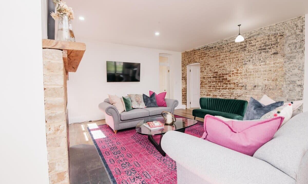 Photo of Livingroom in Orange