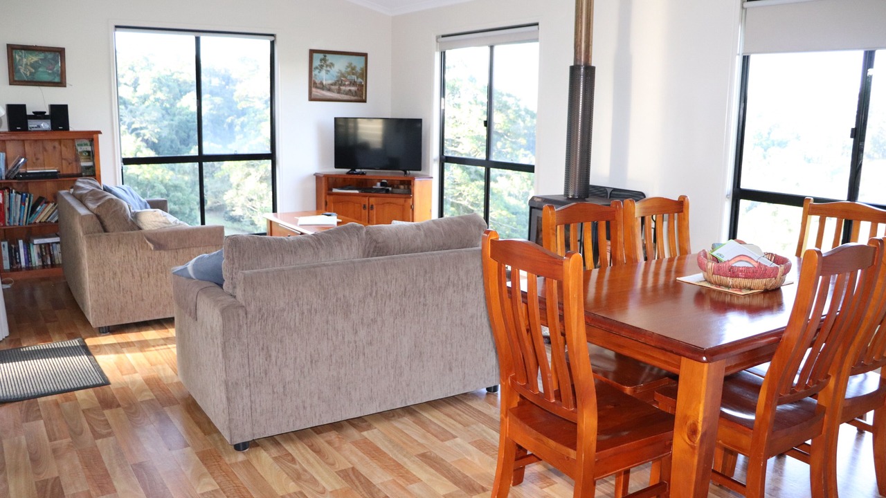Photo of Livingroom in Bellthorpe