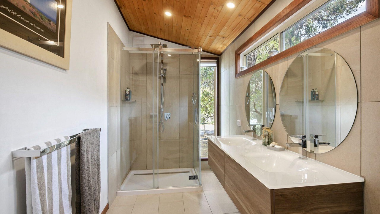 Photo of Bathroom in Aireys Inlet