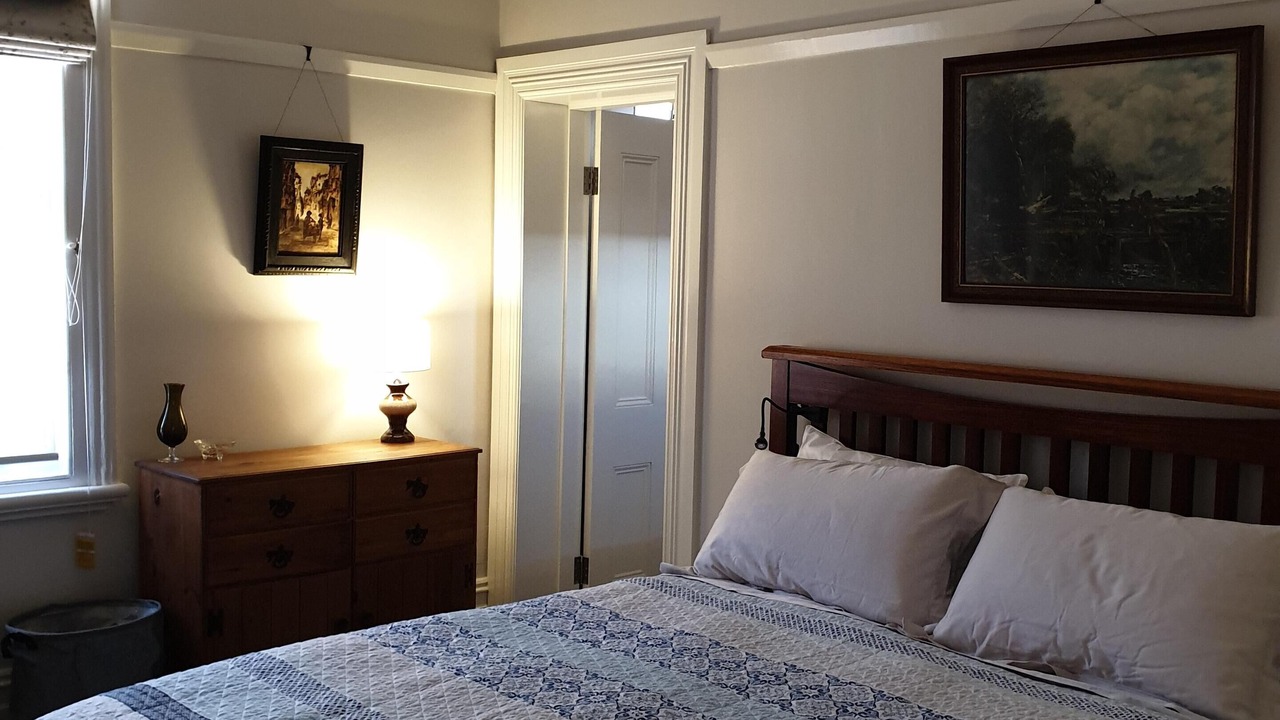 Photo of Bedroom in Orange