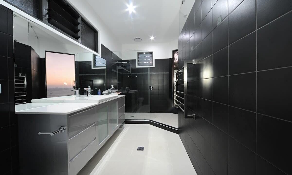 Photo of Bathroom in Airlie Beach