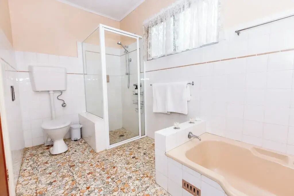 Photo of Bathroom in Turvey Park