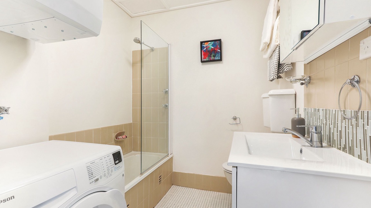 Photo of Bathroom in Moore Park