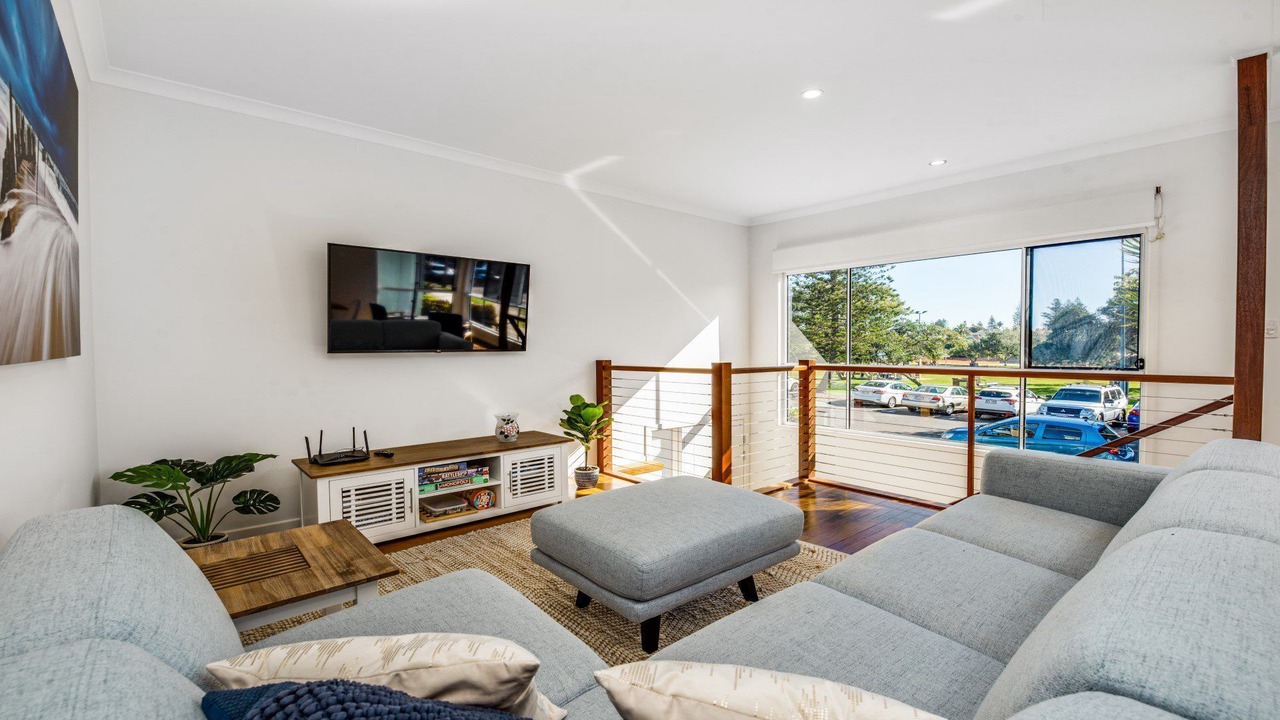 Photo of Livingroom in Moffat Beach