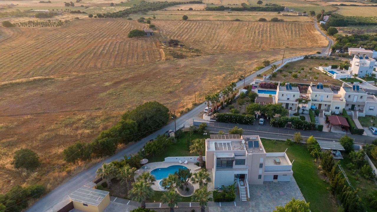Photo of Outdoor in Tingaki