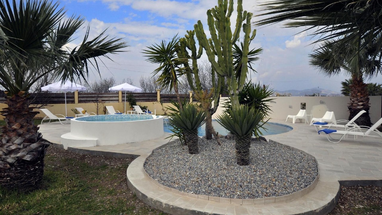 Photo of Outdoor in Tingaki