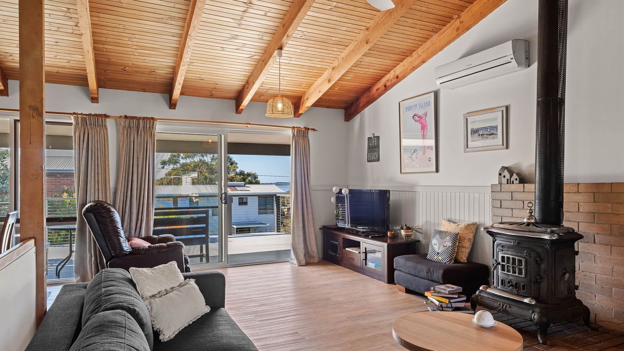 Photo of Livingroom in Rhyll