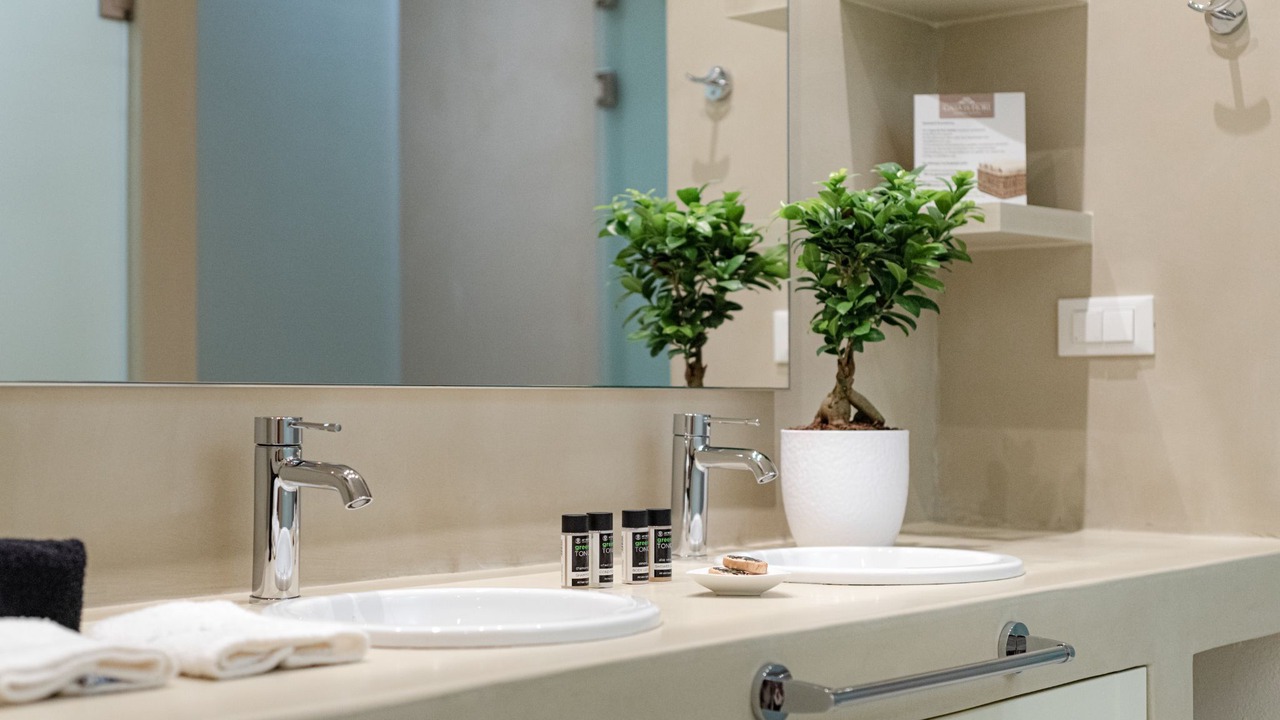 Photo of Bathroom in Paleopolis