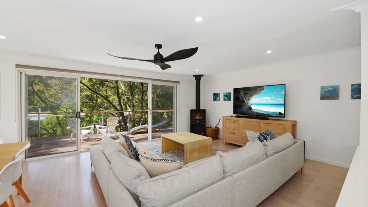 Photo of Livingroom in Macmasters Beach