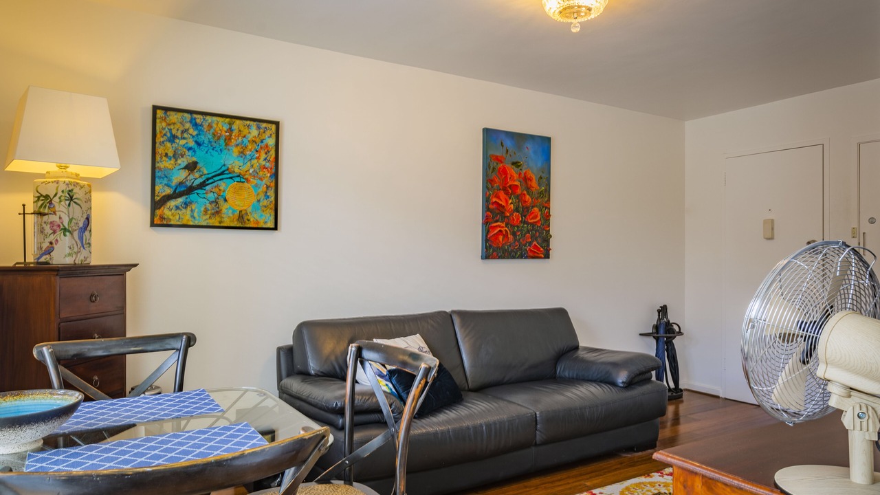 Photo of Livingroom in Battery Point