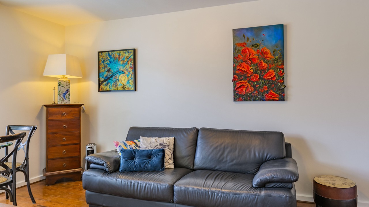 Photo of Livingroom in Battery Point