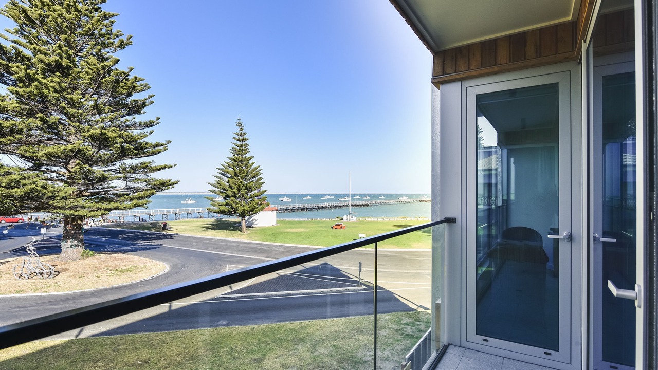 Photo of Patio Balcony in Rivoli Bay