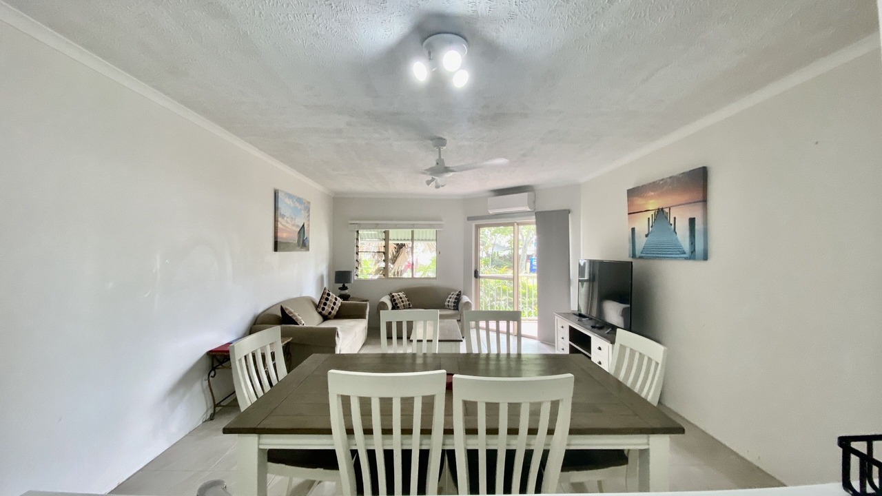 Photo of Livingroom in Holloways Beach