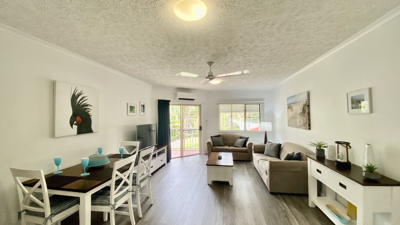 Photo of Livingroom in Holloways Beach
