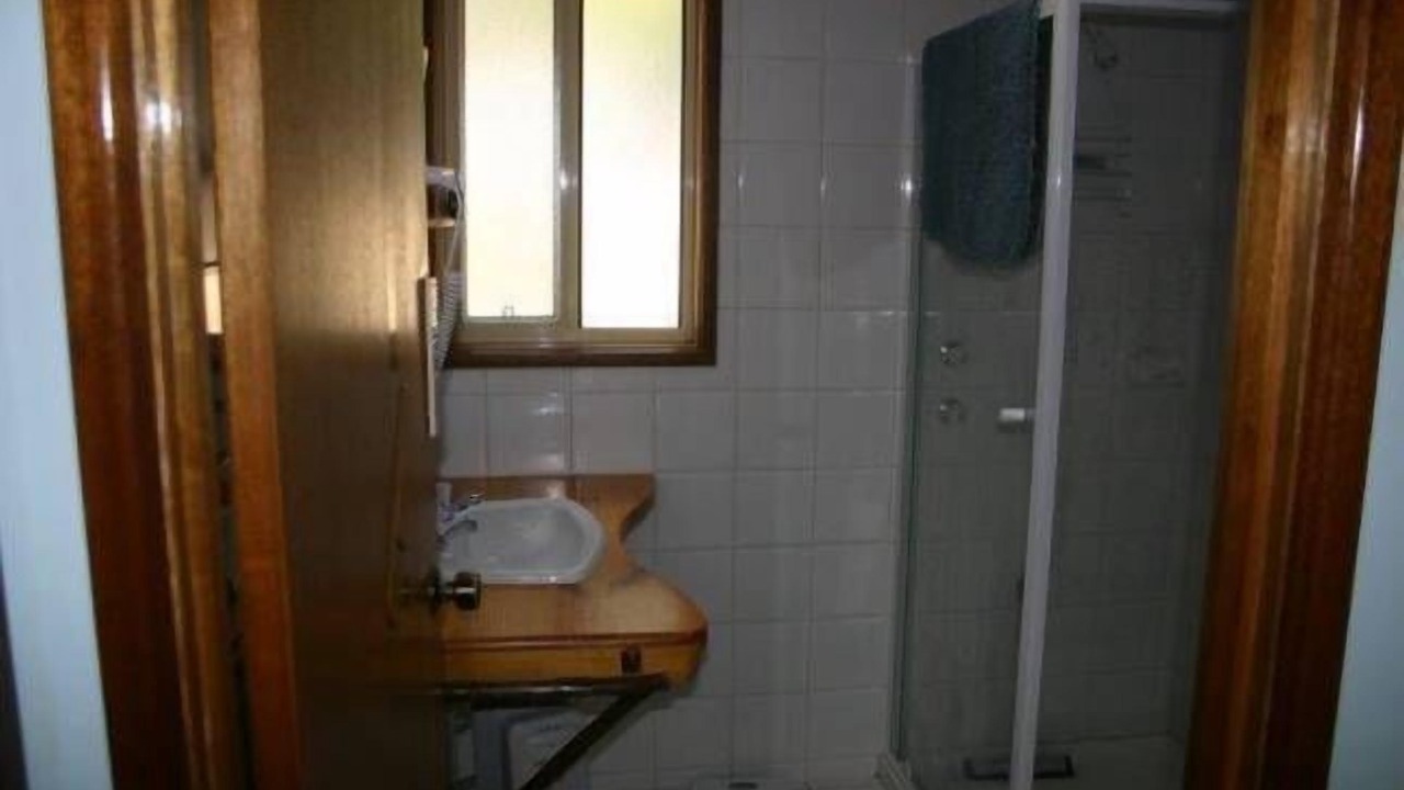 Photo of Bathroom in Newland