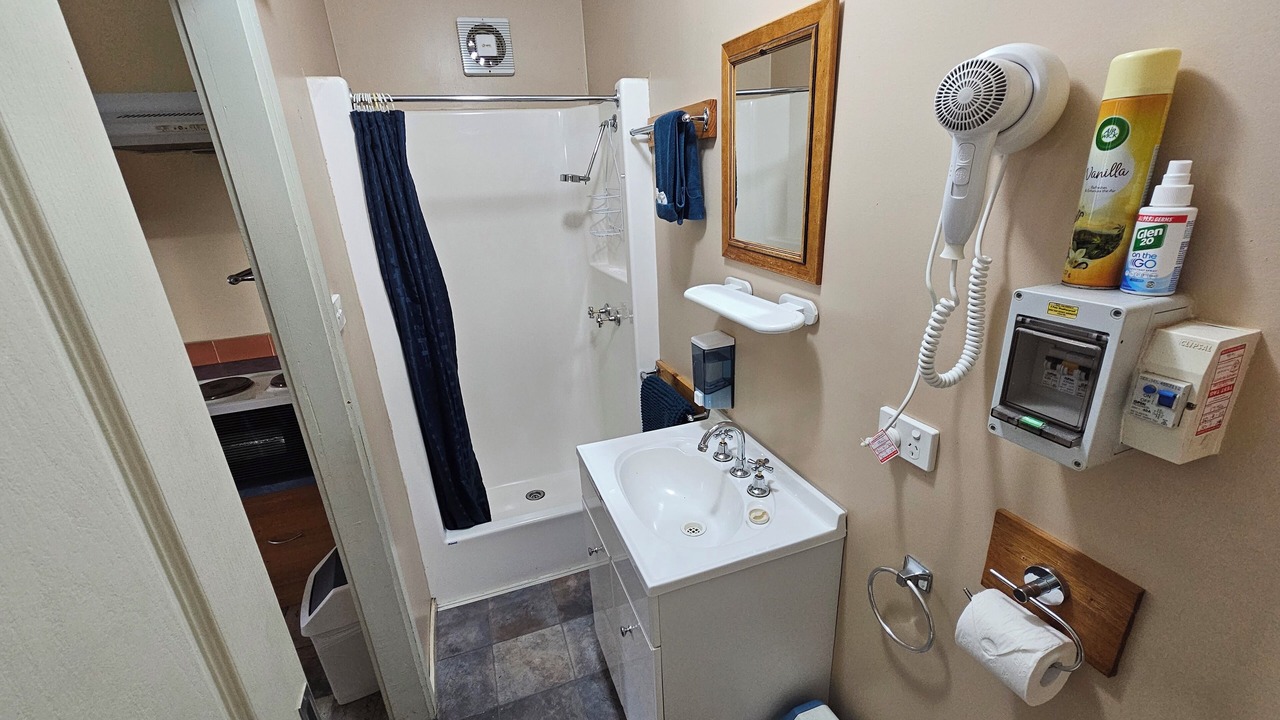 Photo of Bathroom in Snug